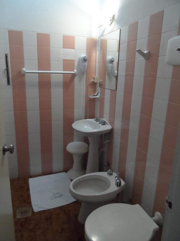 Hotel Minas Buitenkant foto