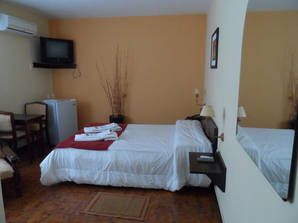 Hotel Minas Buitenkant foto