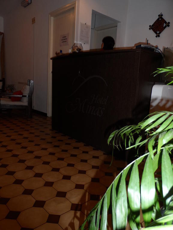 Hotel Minas Buitenkant foto